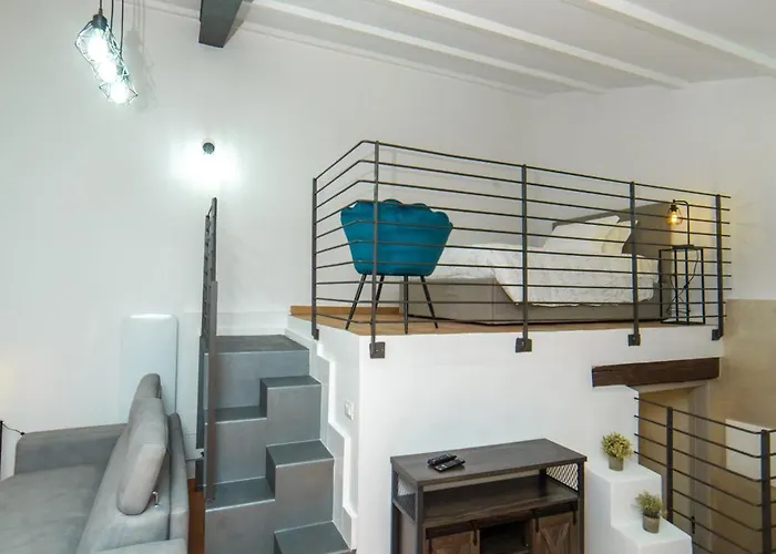 Vicolo Del Pozzo 아파트 *